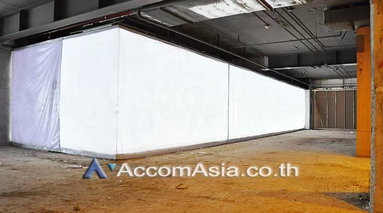  1  Retail / Showroom For Rent in Silom ,Bangkok BTS Sala Daeng - MRT Silom at United Center AA13542